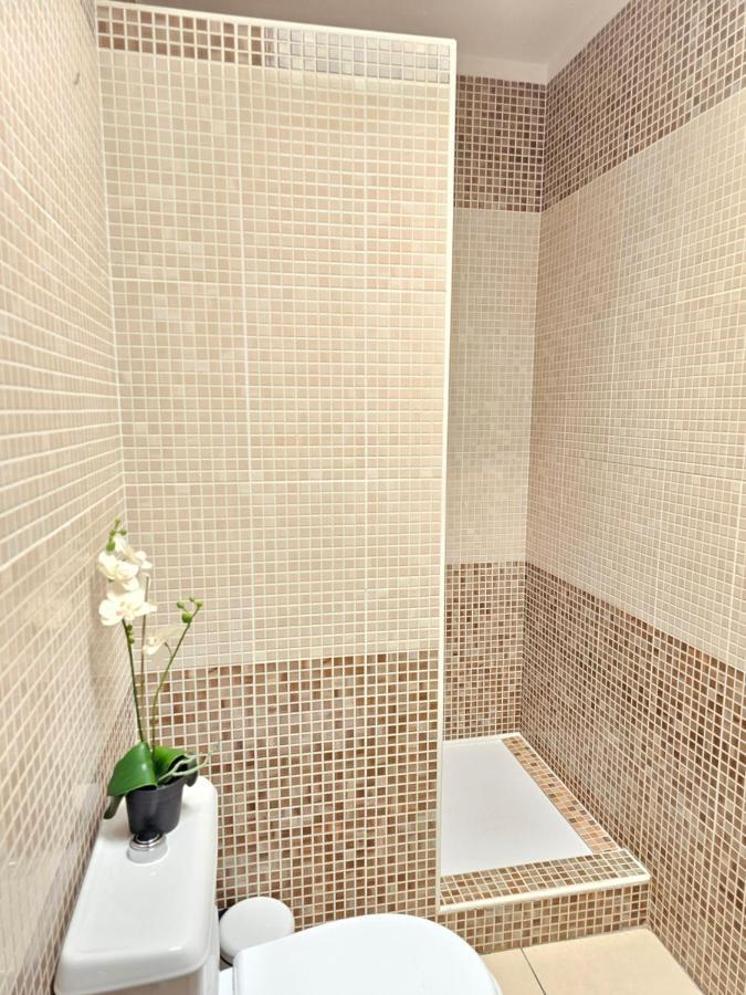 Holidays & Pool ,aircond , Americas Appartement
